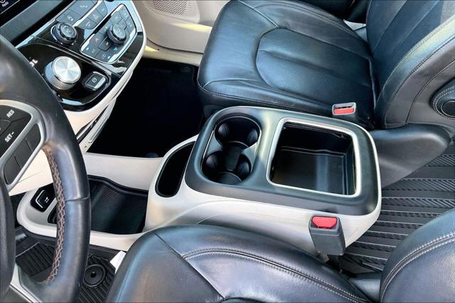 Used 2017 Chrysler Pacifica For Sale in Olive Branch, MS