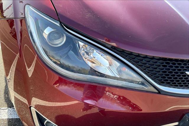 Used 2017 Chrysler Pacifica For Sale in Olive Branch, MS