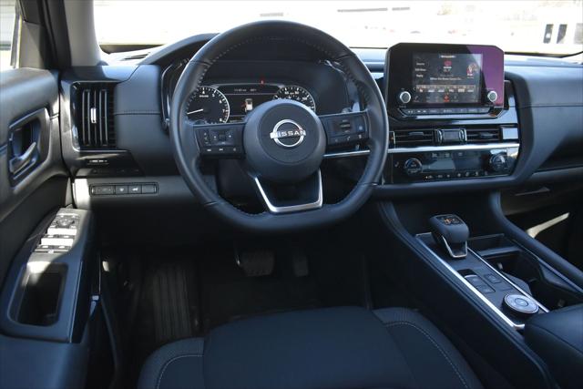 2025 Nissan Pathfinder SV 4WD