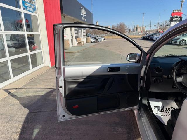 2006 Volkswagen New Beetle 2.5 Hatchback 2D