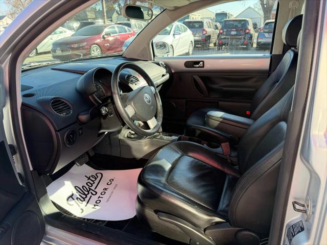 2006 Volkswagen New Beetle 2.5 Hatchback 2D