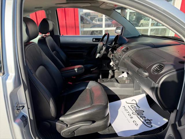 2006 Volkswagen New Beetle 2.5 Hatchback 2D