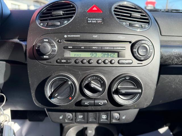 2006 Volkswagen New Beetle 2.5 Hatchback 2D