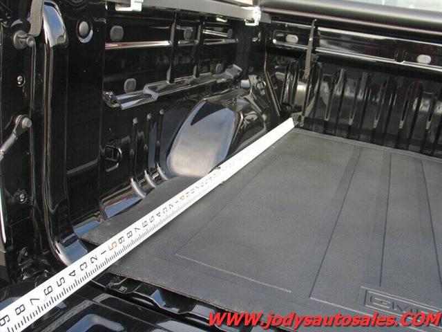 2022 GMC Canyon 4WD Crew Cab Short Box AT4 - Cloth
