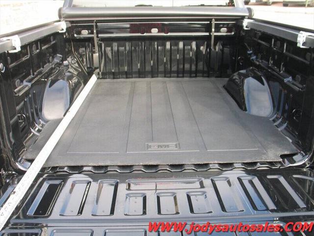 2022 GMC Canyon 4WD Crew Cab Short Box AT4 - Cloth