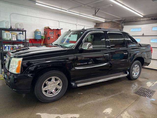2005 Cadillac Escalade EXT Standard