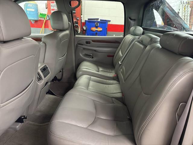 2005 Cadillac Escalade EXT Standard