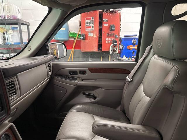 2005 Cadillac Escalade EXT Standard