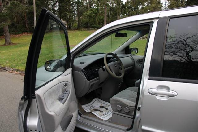 2003 Mazda MPV LX