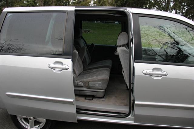 2003 Mazda MPV LX