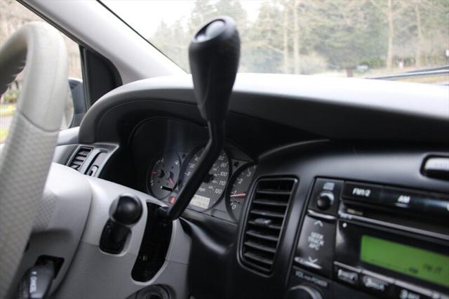 2003 Mazda MPV LX