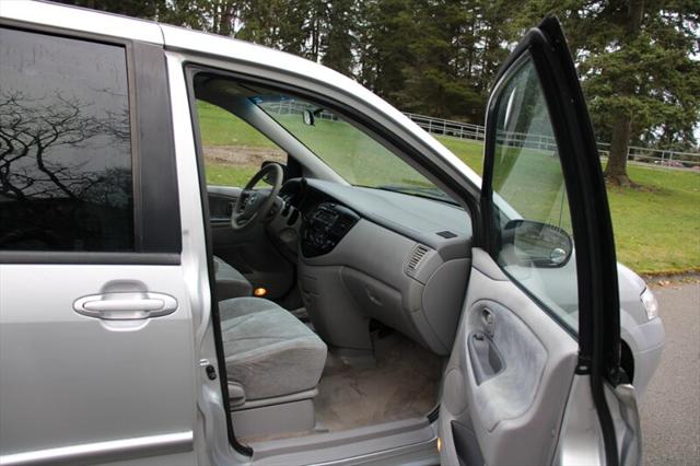 2003 Mazda MPV LX