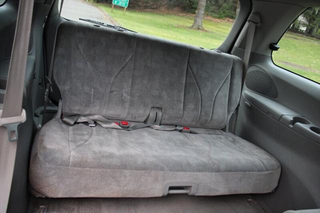 2003 Mazda MPV LX