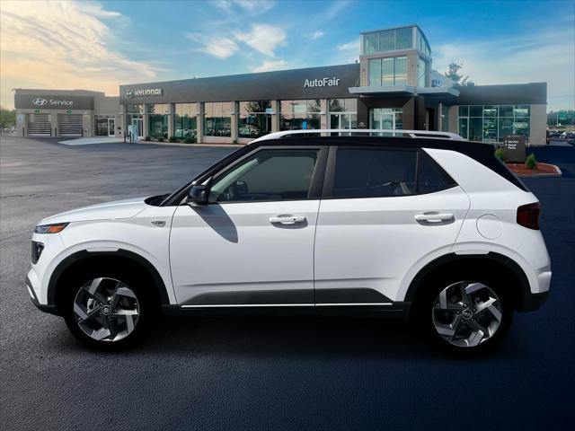 2026 Hyundai Venue SEL w/Two-Tone Roof