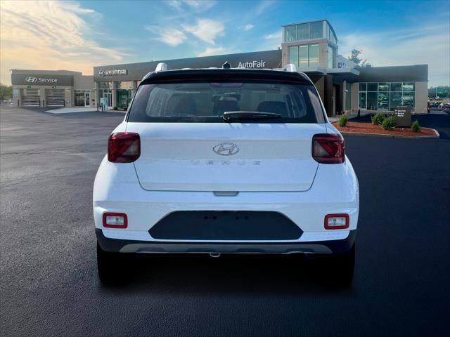2026 Hyundai Venue SEL w/Two-Tone Roof