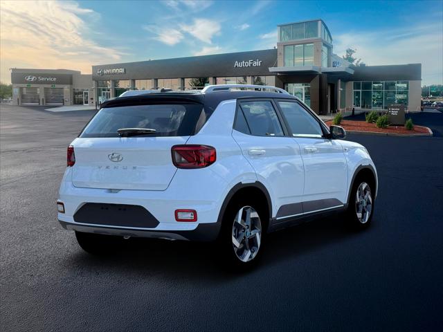 2026 Hyundai Venue SEL w/Two-Tone Roof