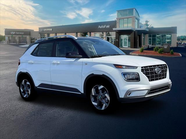 2026 Hyundai Venue SEL w/Two-Tone Roof