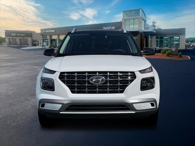 2026 Hyundai Venue SEL w/Two-Tone Roof