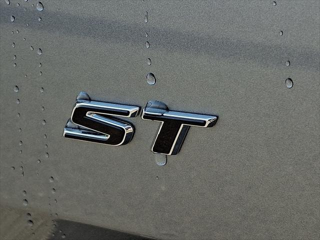 2026 Buick NV Sport Touring FWD