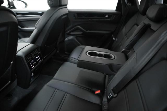 2025 Porsche Cayenne GTS