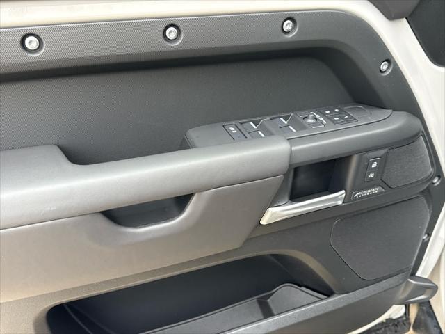 2026 Land Rover Defender P400 X-Dynamic SE