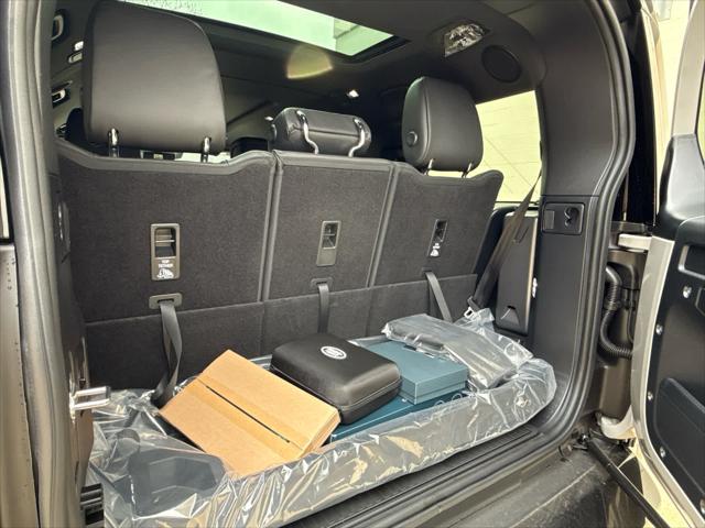 2026 Land Rover Defender P400 X-Dynamic SE