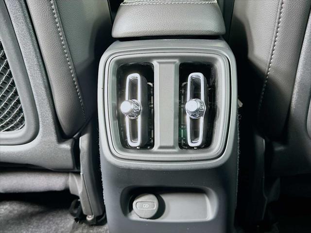 2026 Volvo XC40 Core, B5 AWD Gas (mild hybrid), Dark