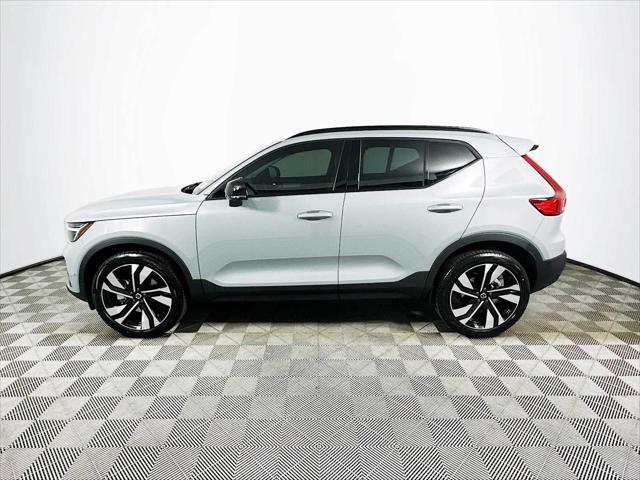 2026 Volvo XC40 Ultra, B5 AWD Gas (mild hybrid), Dark