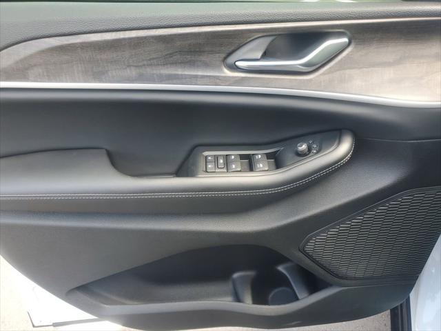 2026 Jeep Grand Cherokee Altitude 4x2