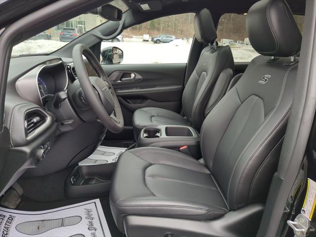 2026 Chrysler Pacifica Select AWD