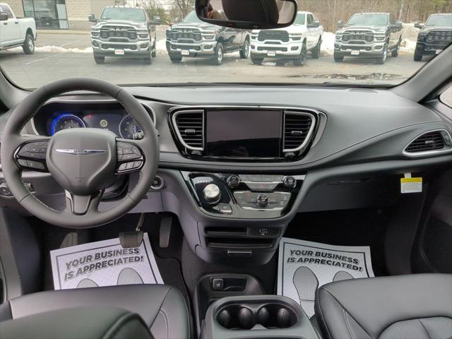 2026 Chrysler Pacifica Select AWD