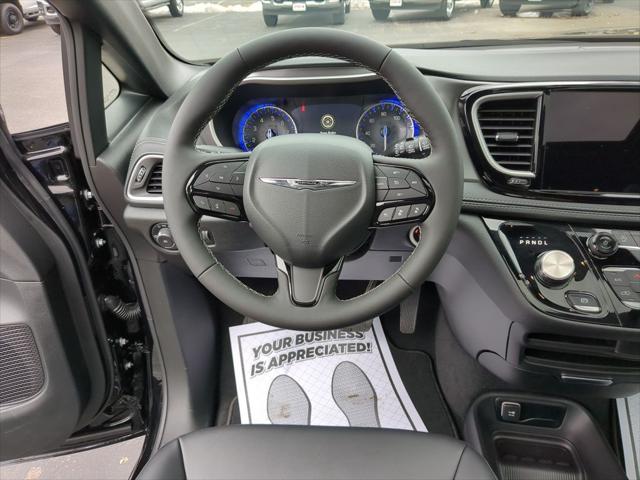 2026 Chrysler Pacifica Select AWD