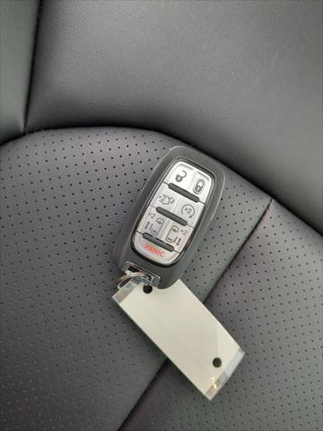 2026 Chrysler Pacifica Select AWD