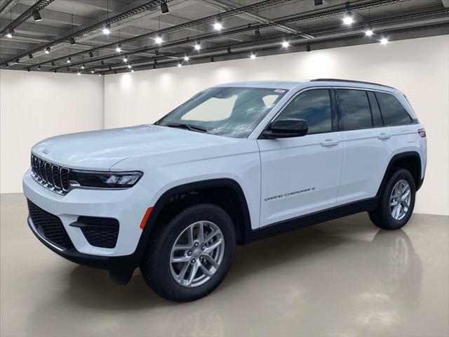 2026 Jeep Grand Cherokee GRAND CHEROKEE LAREDO X 4X4
