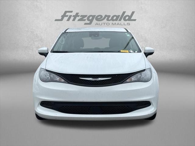 2023 Chrysler Voyager LX