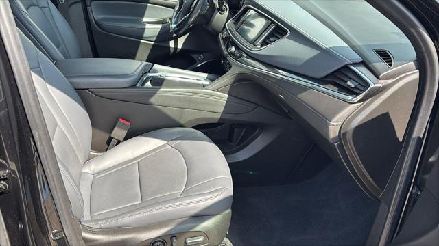 2023 Buick Enclave Essence FWD