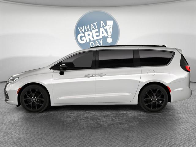 2026 Chrysler Pacifica PACIFICA LIMITED AWD