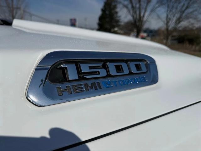 2022 Ram 1500 Big Horn Crew Cab 4x4 5'7" Box