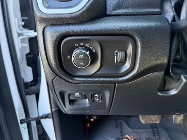 2022 Ram 1500 Big Horn Crew Cab 4x4 5'7" Box