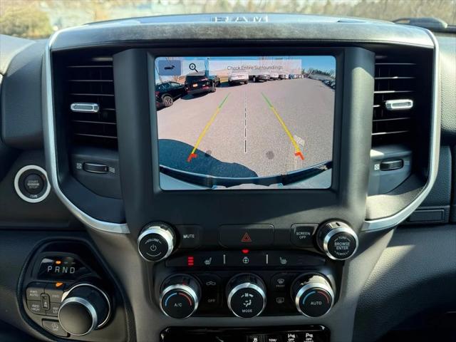 2022 Ram 1500 Big Horn Crew Cab 4x4 5'7" Box