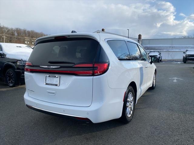 2024 Chrysler Pacifica Touring L 2024 Chrysler Pacifica Touring L