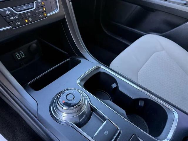 2020 Ford Fusion SE