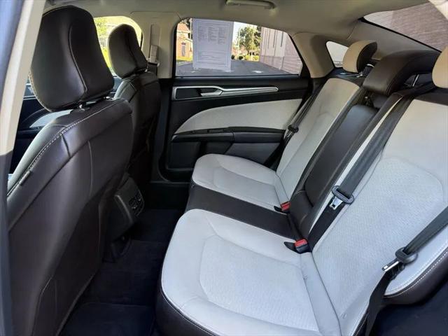 2020 Ford Fusion SE