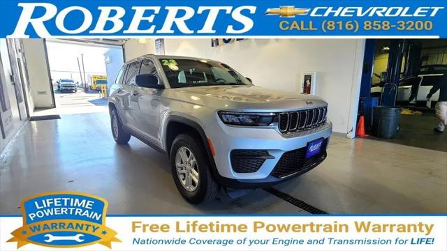 2023 Jeep Grand Cherokee Laredo 4x4 for sale in Platte City, MO