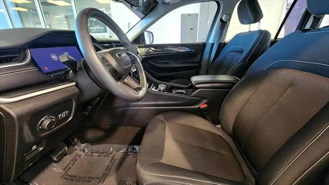2023 Jeep Grand Cherokee Laredo 4x4