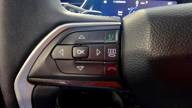 2023 Jeep Grand Cherokee Laredo 4x4