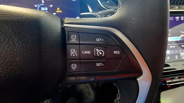 2023 Jeep Grand Cherokee Laredo 4x4