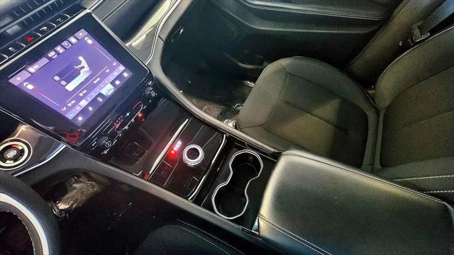 2023 Jeep Grand Cherokee Laredo 4x4