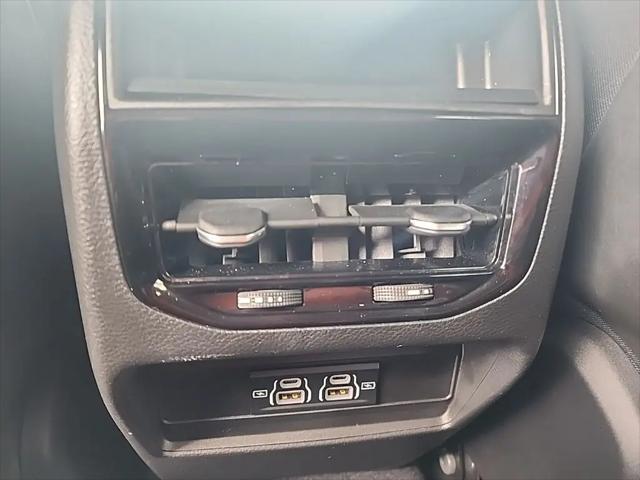2023 Jeep Grand Cherokee Laredo 4x4