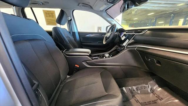 2023 Jeep Grand Cherokee Laredo 4x4